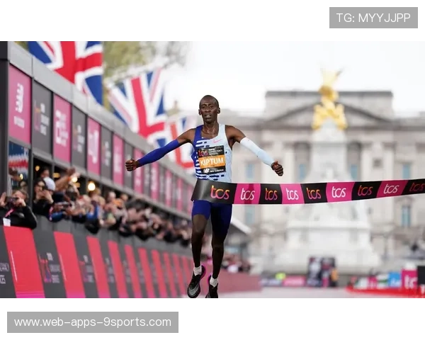 马拉松：肯尼亚名将刷新世界纪录，体育精神的巅峰之旅