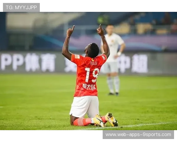 河南队周大地试训抢眼,弧顶低射贴柱入网